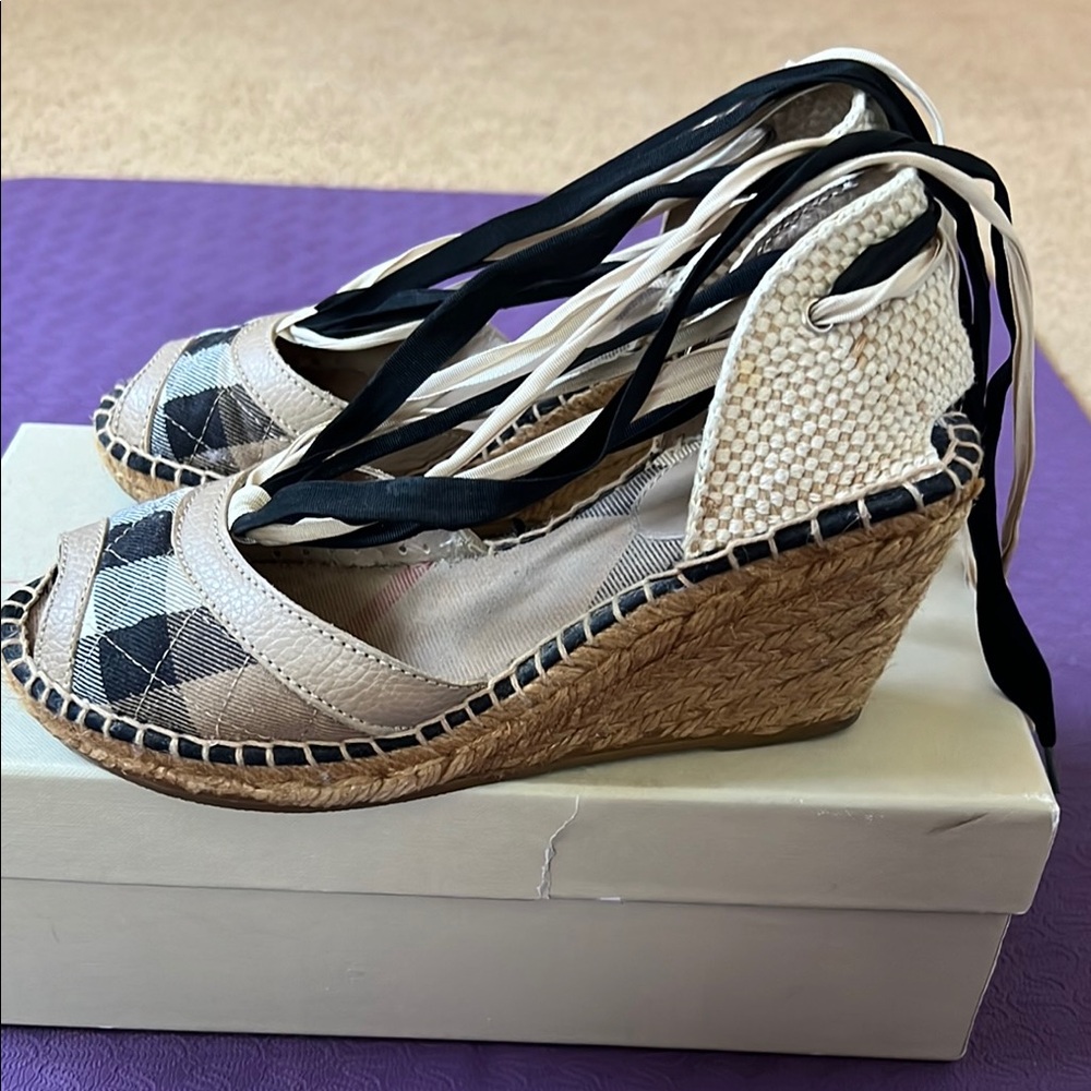 Burberry Black and Cream Women's Shoes